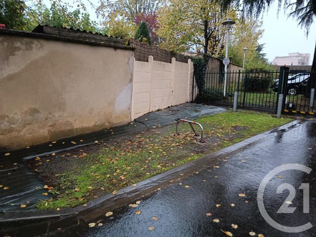 Parking à louer - 9 m2 - Le Mans - 72 - PAYS-DE-LOIRE