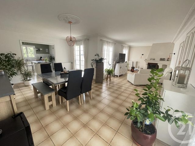 Maison à vendre - 4 pièces - 156,20 m2 - La Chapelle St Aubin - 72 - PAYS-DE-LOIRE